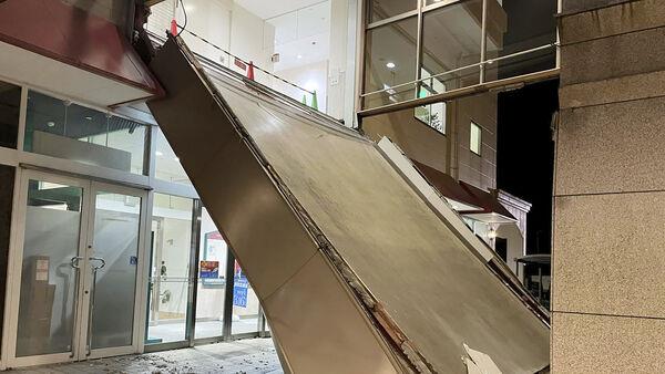 Japan lowers tsunami a<em></em>lerts but warns coast residents of risk after earthquakes